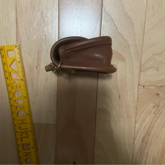 Vintage Coach City Coin Case Keychain - Picture 8 of 16